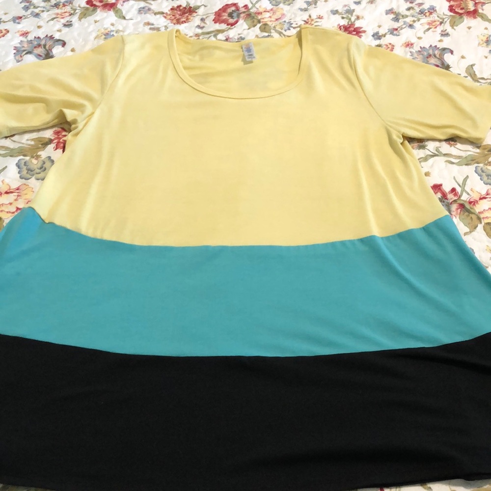 LuLaRoe perfect tee
